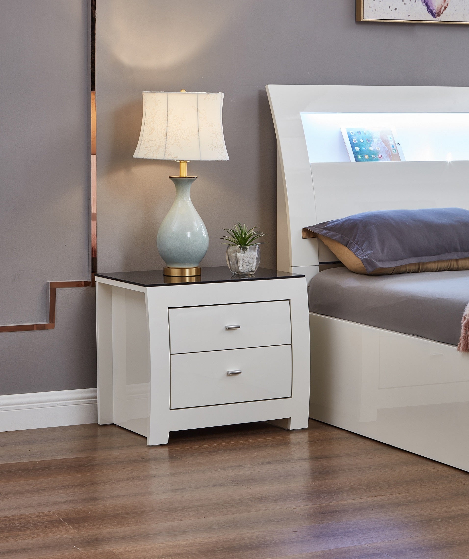 Barcelona 5-drawer chest white high gloss with black glass top and jewelry storage