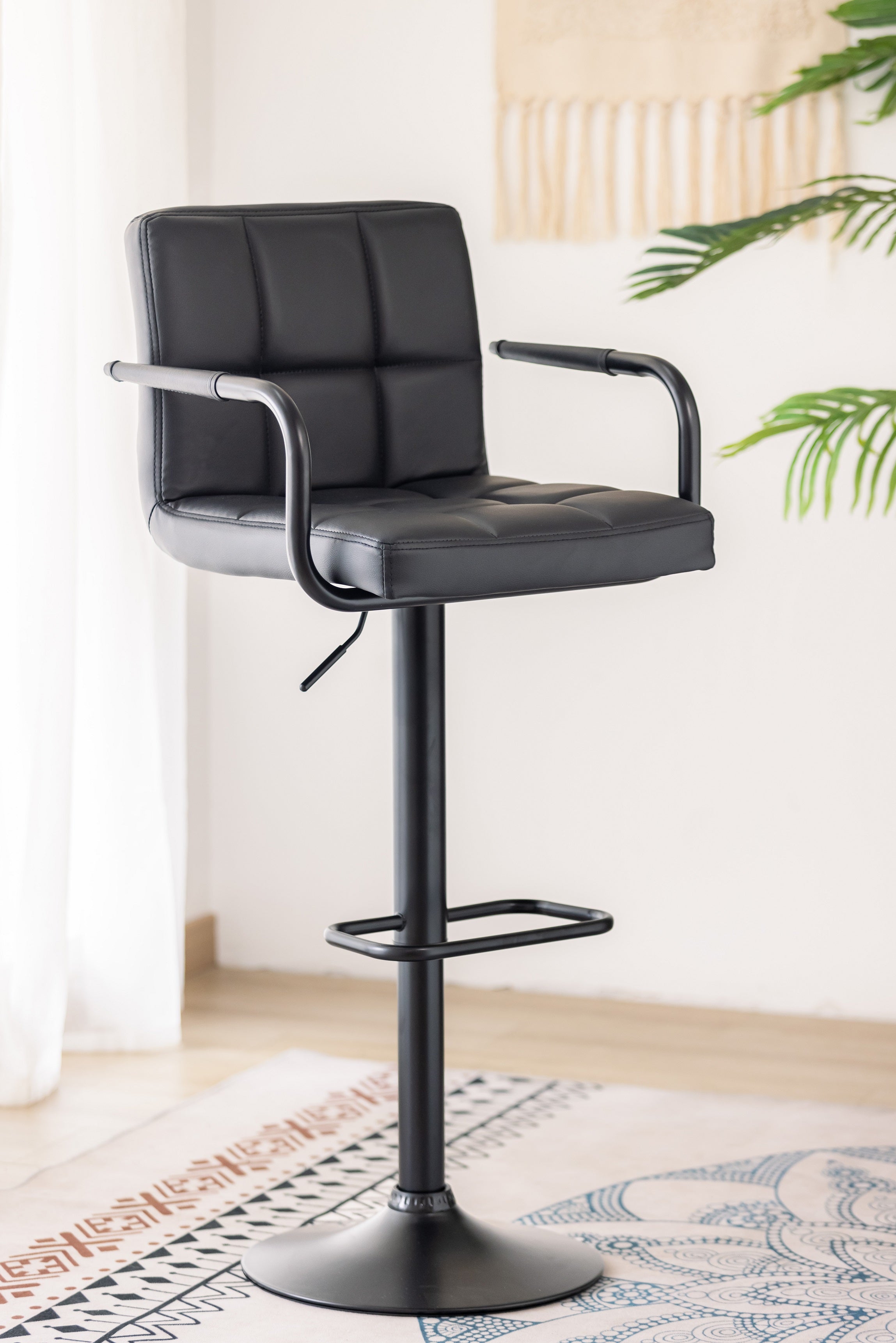 Worts swivel bar stool with armrests